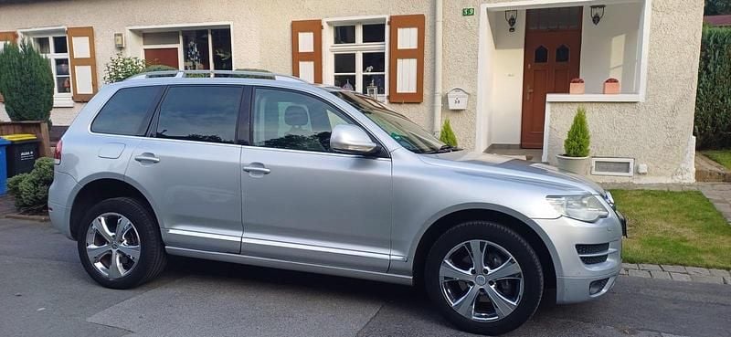 Silber Gebraucht 2009 VW Touareg SUV | 5.900 € (Fairer Preis) - Bild 1/4