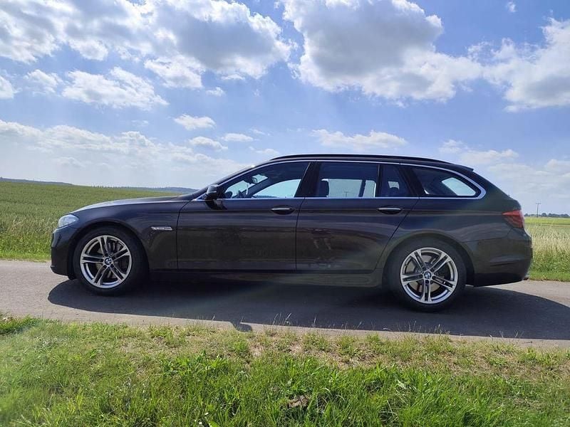 Braun Gebraucht 2017 BMW 530 Luxury Line Kombi | 16.500 € (Superpreis) - Bild 1/4
