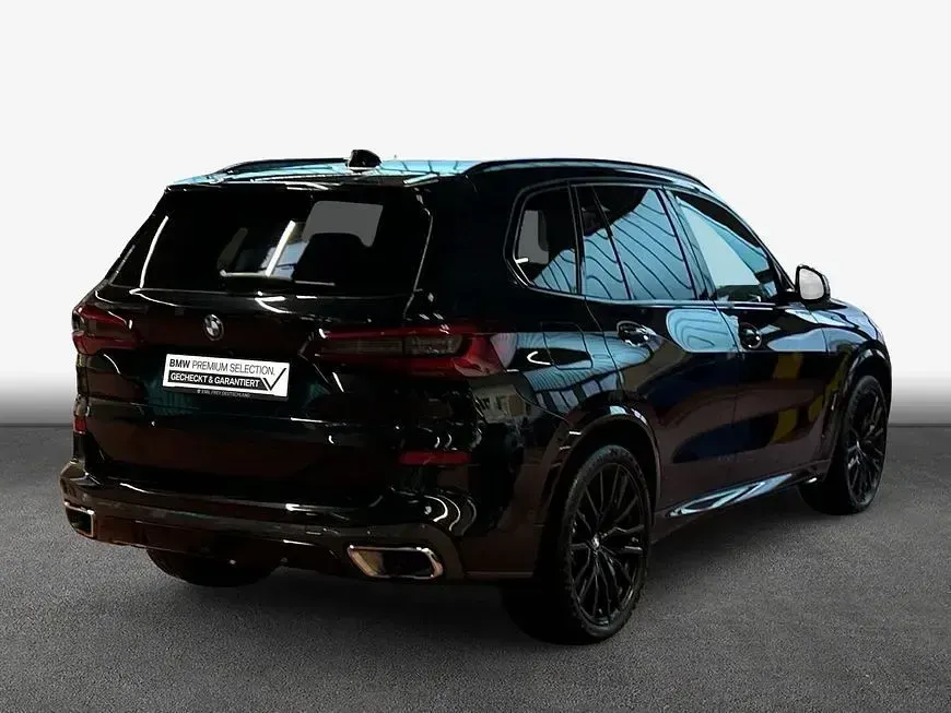 Gebraucht BMW X5 M Sport 340 PS (250 kW) 2022 Saphirschwarz metallic SUV