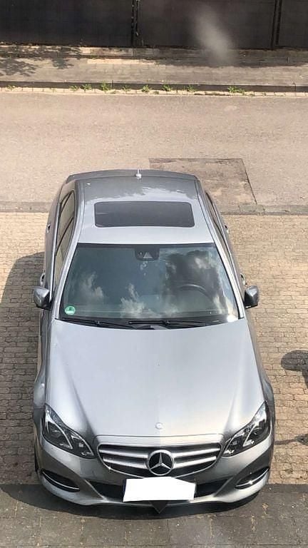 Grau Gebraucht 2014 Mercedes E250 Avantgarde Limousine | 15.000 € (Etwas zu teuer) - Bild 1/4