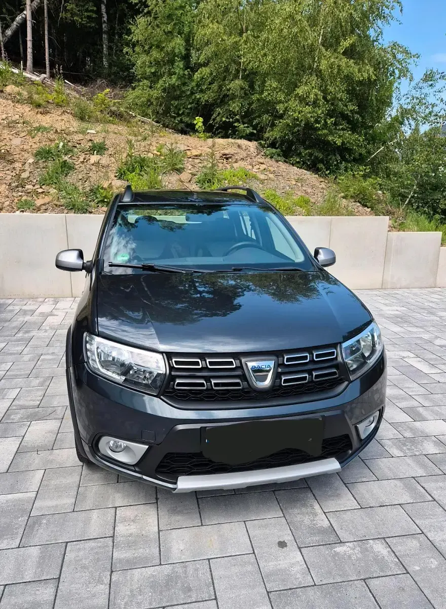 Gebraucht Dacia Logan MCV Stepway 90 PS (66 kW) 2018 Grau Kombi