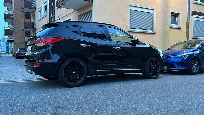 Gebraucht Hyundai ix35 136 PS (100 kW) 2012 Schwarz SUV