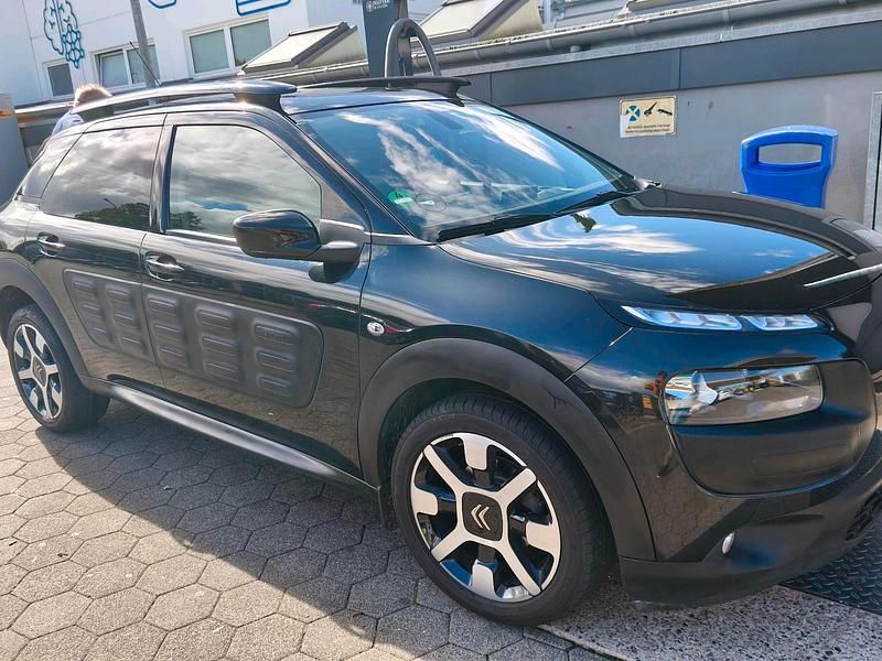 Schwarz Gebraucht 2017 Citroën C4 SUV | 7.600 € (Guter Preis) - Bild 1/4