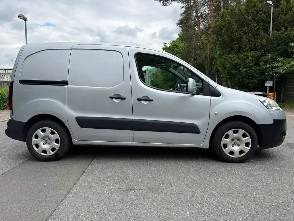 Gebraucht Peugeot Partner Tepee 75 PS (55 kW) 2012 Van / Kleinbus