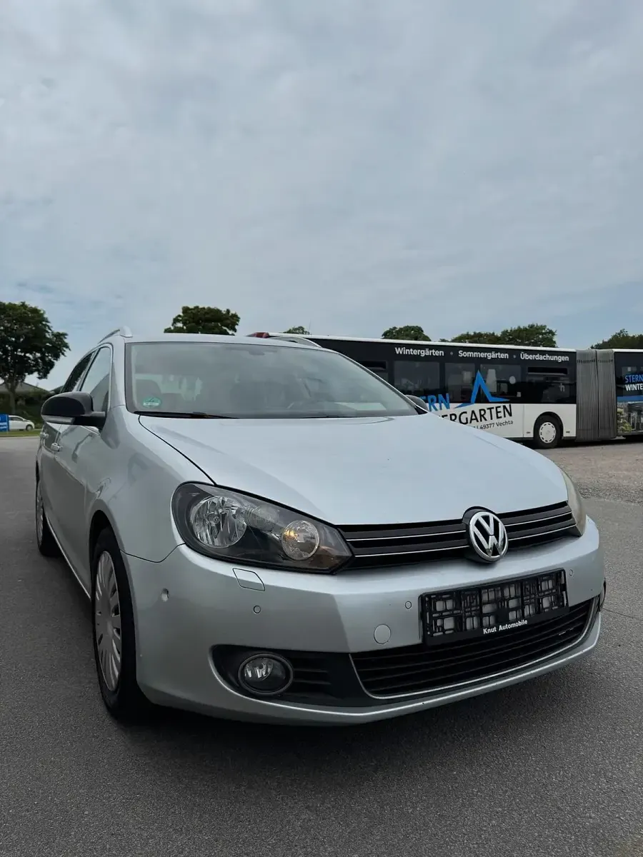 Gebraucht VW Golf VI 140 PS (102 kW) 2011 Silber Kleinwagen