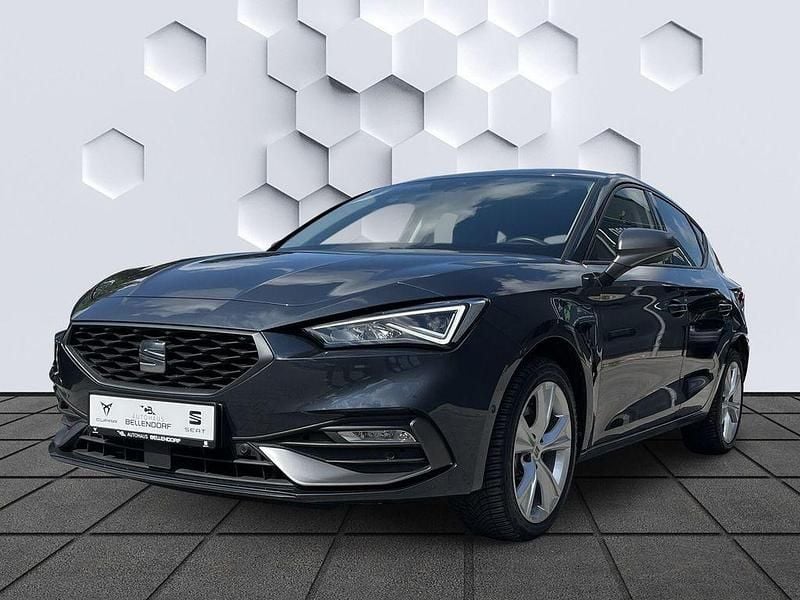 Grau Gebraucht 2021 Seat Leon FR Limousine | 21.470 € (Guter Preis) - Bild 1/4