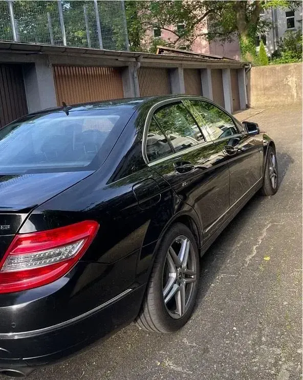 Gebraucht Mercedes C350 Elegance 292 PS (214 kW) 2009 Schwarz Limousine