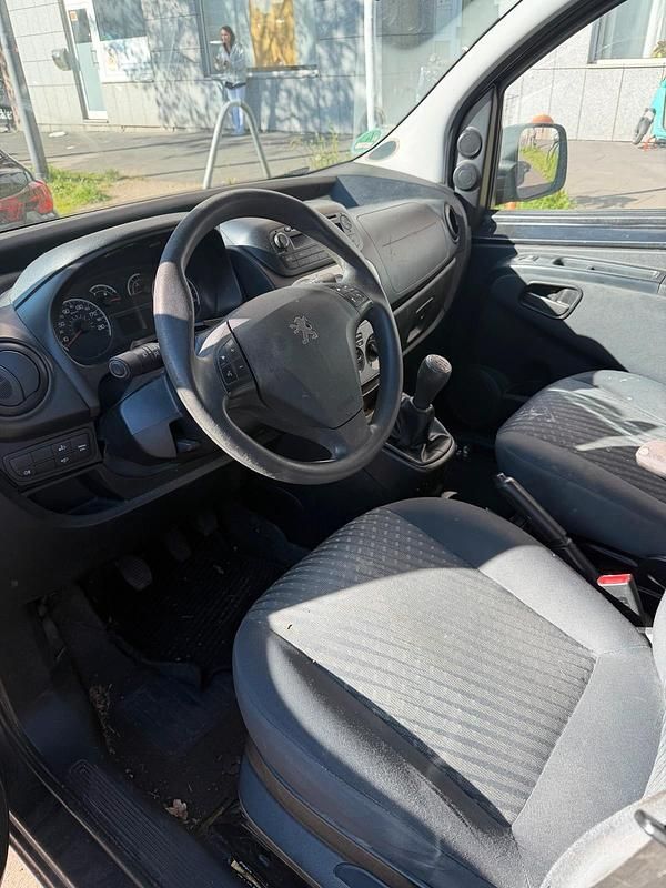 Gebraucht Peugeot Bipper 80 PS (58 kW) 2013 Schwarz Van / Kleinbus