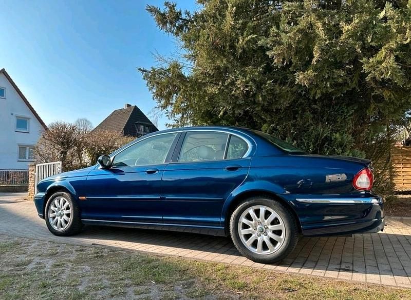 Second-hand Jaguar X-type 150 CP (110 kW) 2003 Albastru Berlinǎ