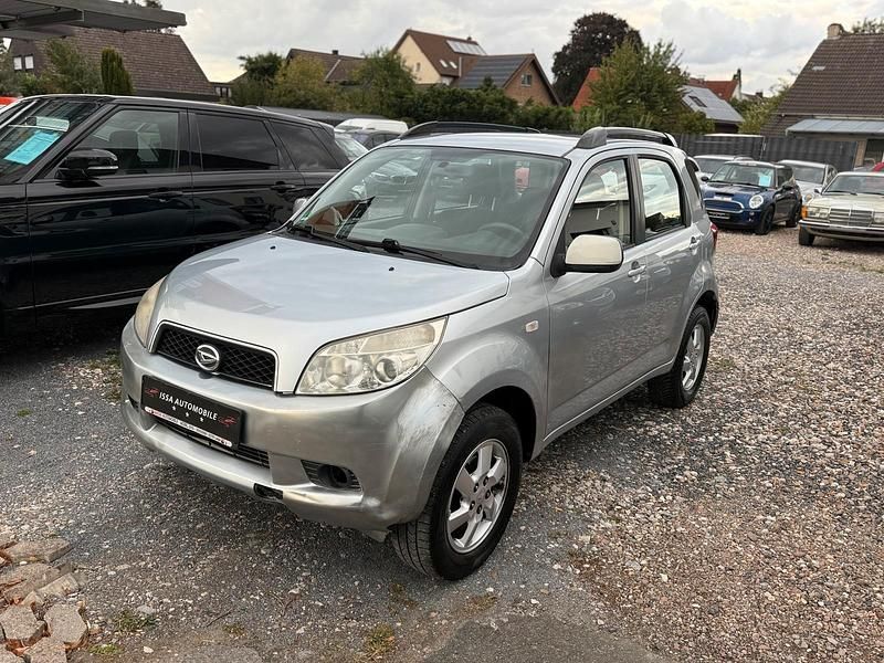 Silber Gebraucht 2007 Daihatsu Terios SUV | 2.290 € - Bild 1/4