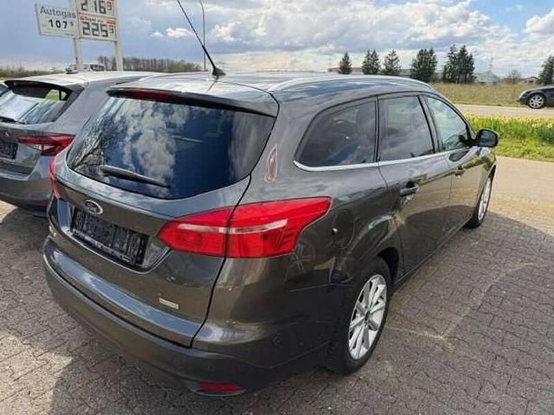 Używany Ford Focus Titanium 125 KM (91 kW) 2016 Szary Kombi