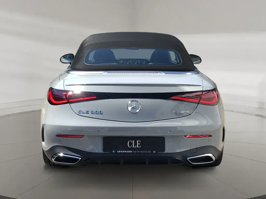 Gebraucht Mercedes CLE300 258 PS (189 kW) 2026 Grau manufaktur alpingrau uni Cabrio