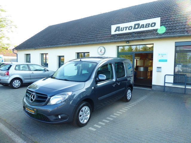 Grau Gebraucht 2014 Mercedes Citan 109 Kombi | 11.985 € (Teuer) - Bild 1/4