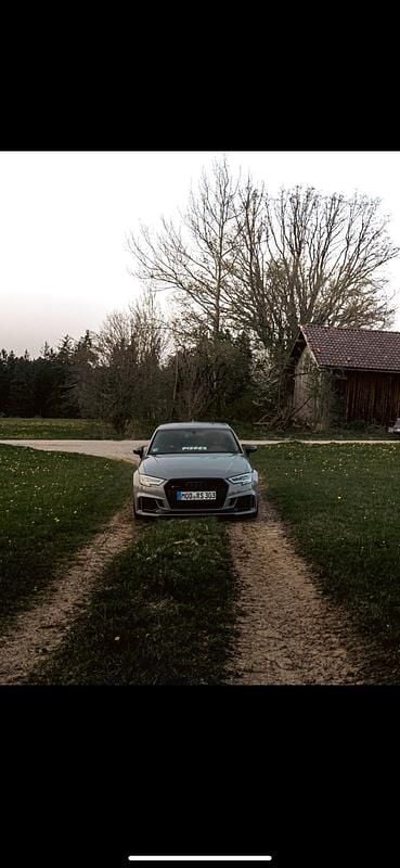 Grau Gebraucht 2018 Audi RS3 Kleinwagen | 33.500 € (Fairer Preis) - Bild 1/4