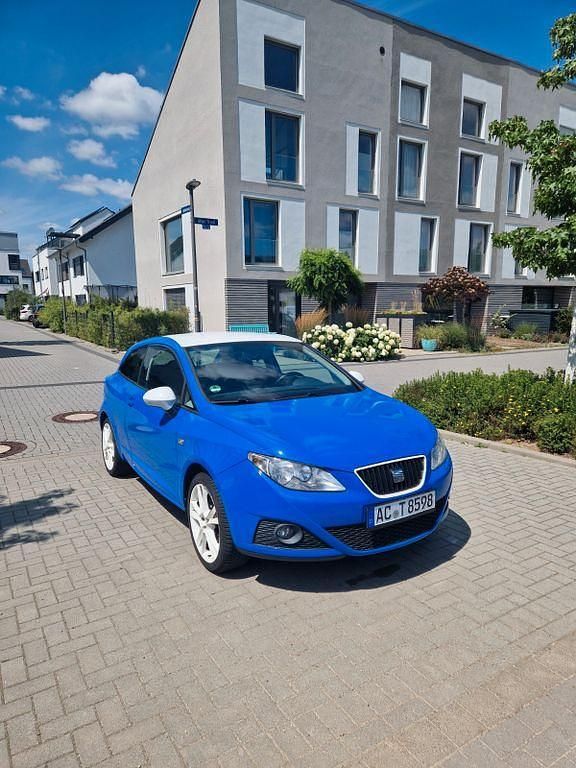 Blau Gebraucht 2009 Seat Ibiza Limousine | 3.300 € (Fairer Preis) - Bild 1/4