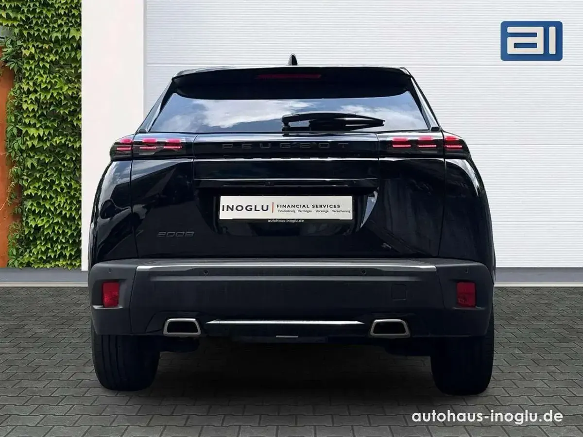Gebraucht Peugeot 2008 Allure 131 PS (96 kW) 2025 Lackierung schwarz perla nera/ SUV