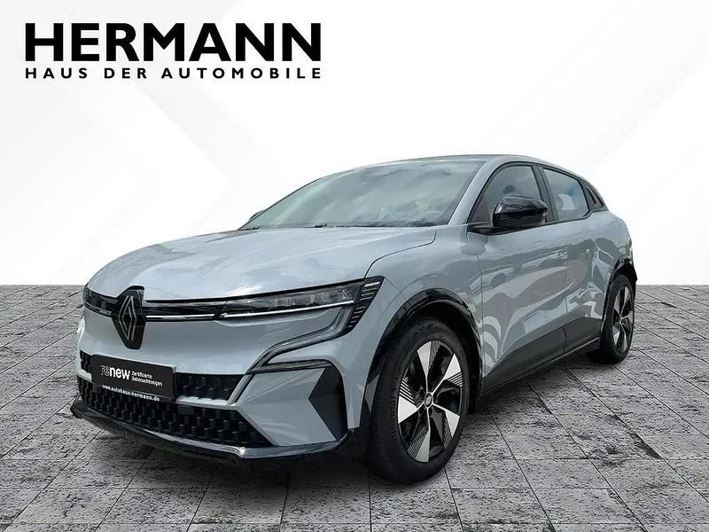 Rafalgrau metallic (grau) Gebraucht 2022 Renault Mégane Equilibre Limousine | 21.490 € (Fairer Preis) - Bild 1/4