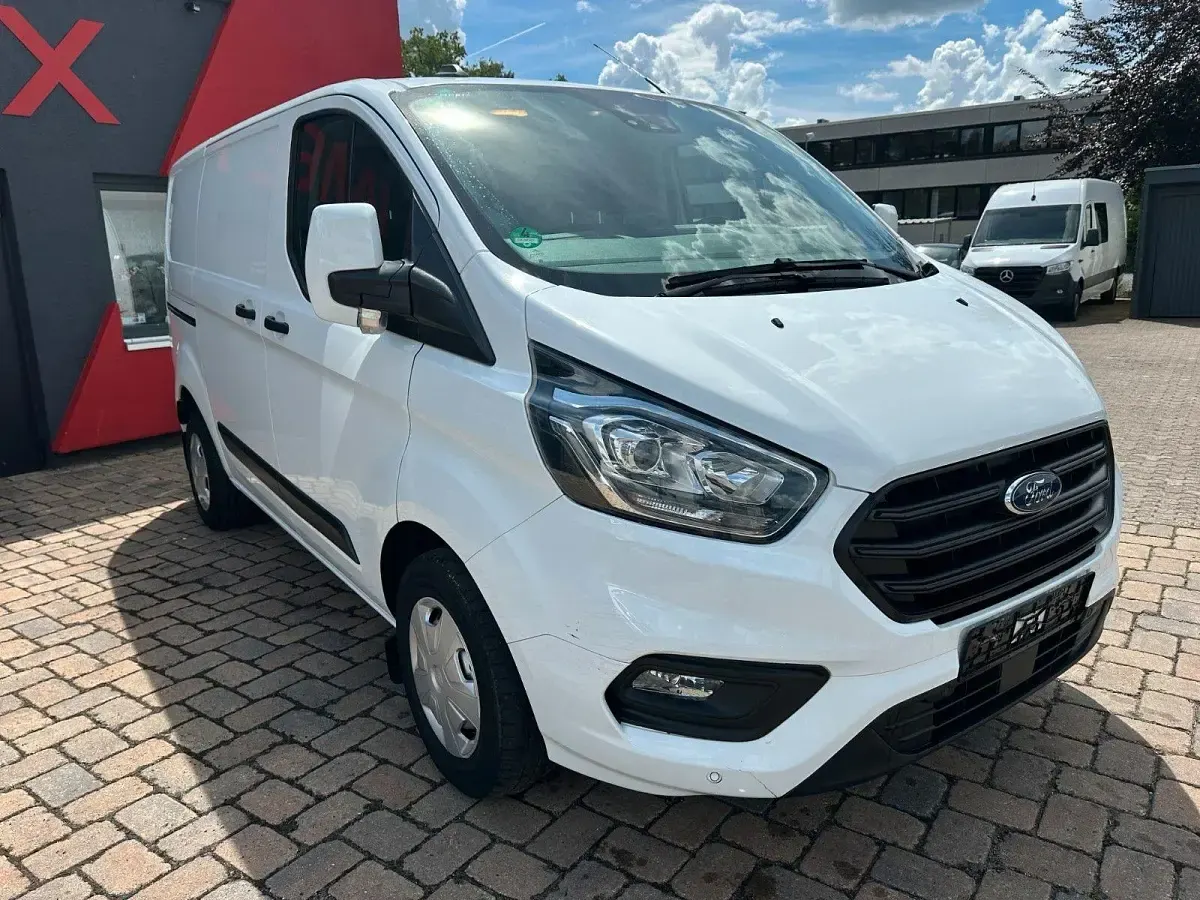 Gebraucht Ford Transit Trend 105 PS (77 kW) 2023 Weiß Van / Kleinbus