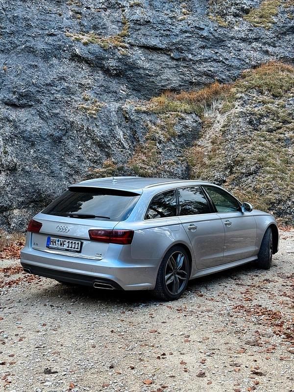 Grau Gebraucht 2017 Audi A6 Kombi | 16.000 € (Fairer Preis) - Bild 1/4