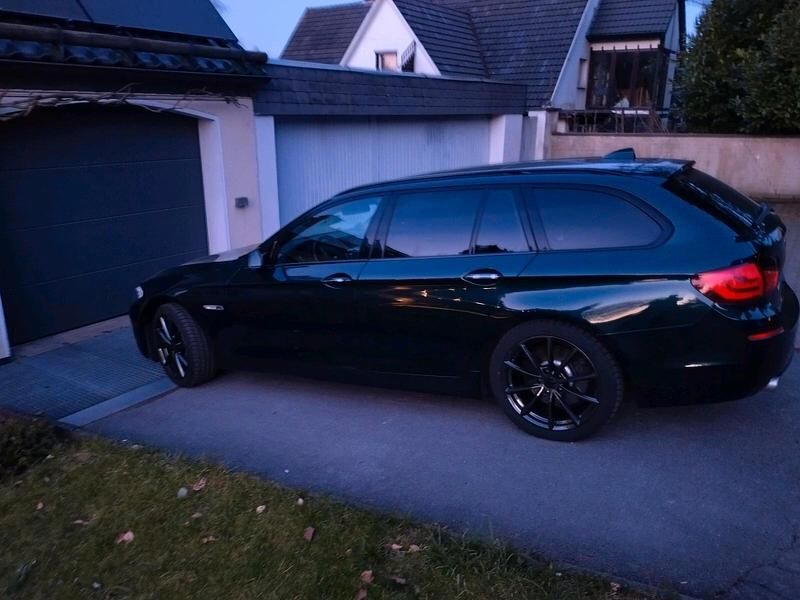 Grün Gebraucht 2012 BMW 535 Kombi | 24.999 € - Bild 1/4