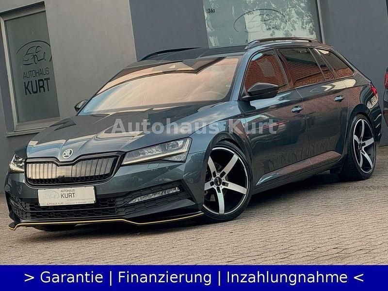 Grau Gebraucht 2020 Skoda Superb SportLine Kombi | 26.590 € (Fairer Preis) - Bild 1/4