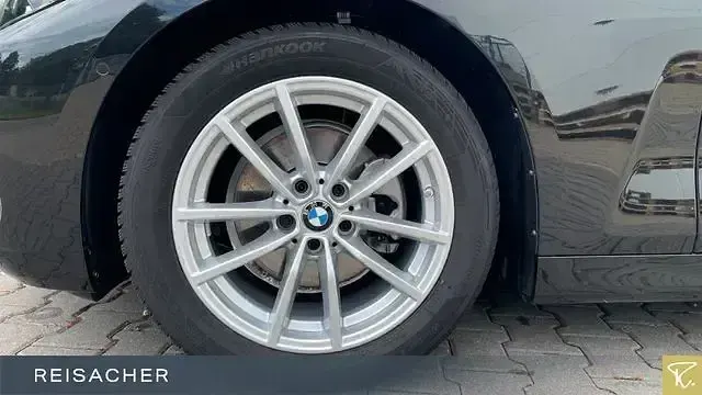 Gebraucht BMW 420 Efficient Dynamics 184 PS (135 kW) 2024 Saphirschwarz metallic Cabrio