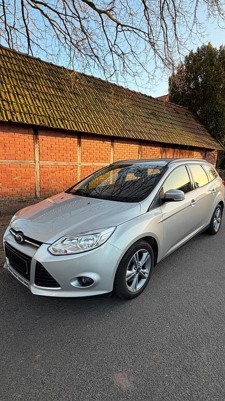 Usata Ford Focus 116 CV (85 kW) 2014 Argento Station wagon