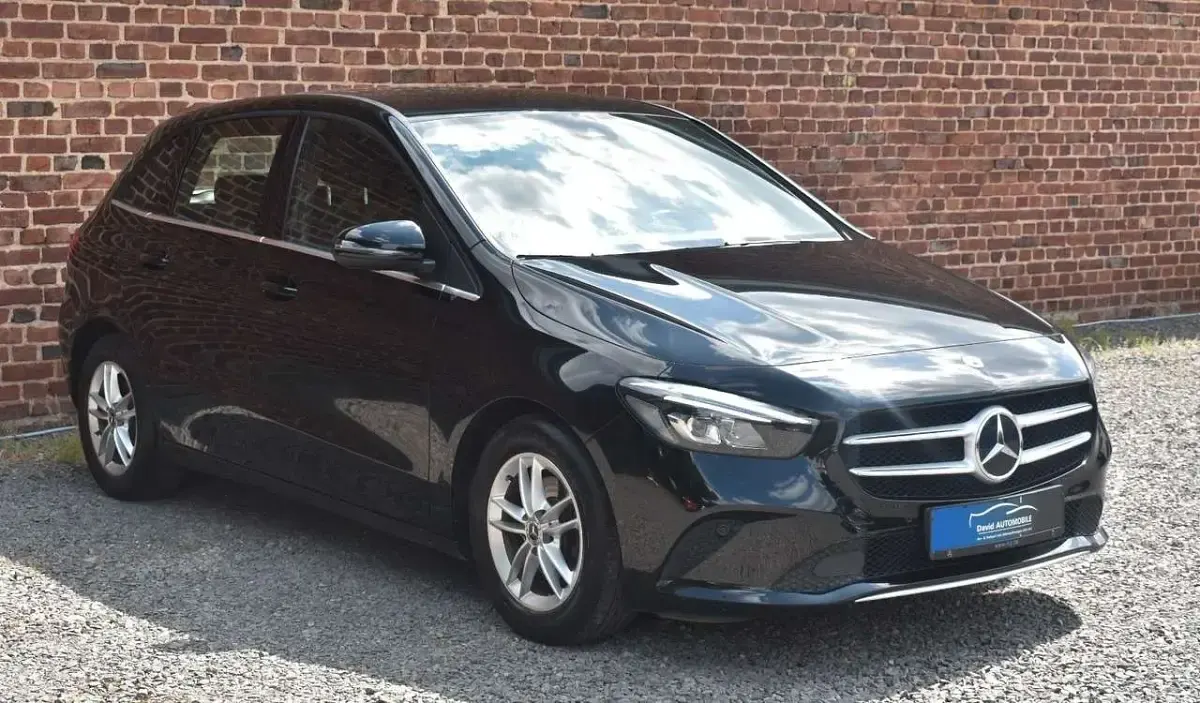 Gebraucht Mercedes B180 136 PS (100 kW) 2019 Schwarz Kleinwagen