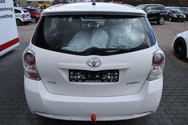 Gebraucht Toyota Verso Edition 132 PS (97 kW) 2011 Weiß Van / Kleinbus