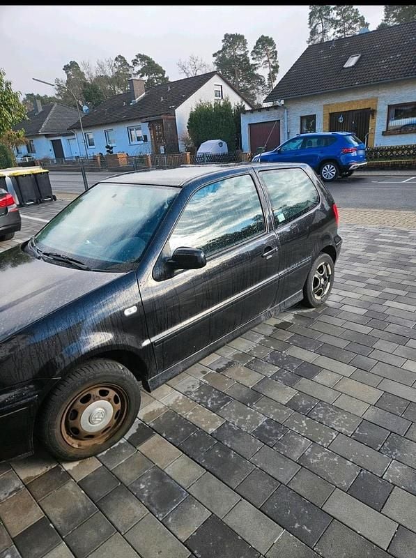 Gebraucht VW Polo 60 PS (44 kW) 2001 Schwarz Kleinwagen