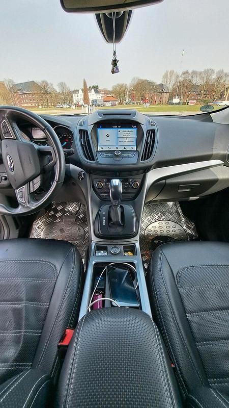 Gebraucht Ford Kuga 120 PS (88 kW) 2018 Braun SUV