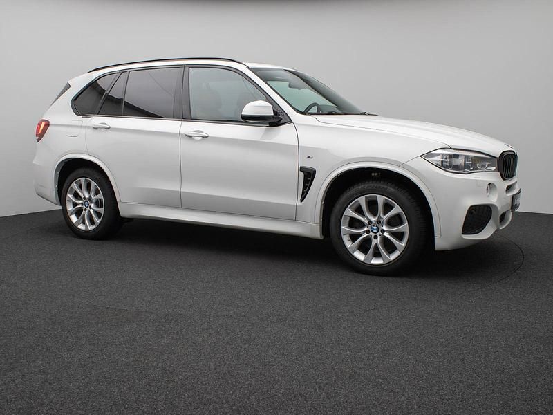 Gebraucht BMW X5 M Sport 313 PS (230 kW) 2017 Alpinweiss uni300braun SUV
