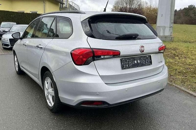Gebraucht Fiat Tipo Lounge 120 PS (88 kW) 2017 Silber Kombi