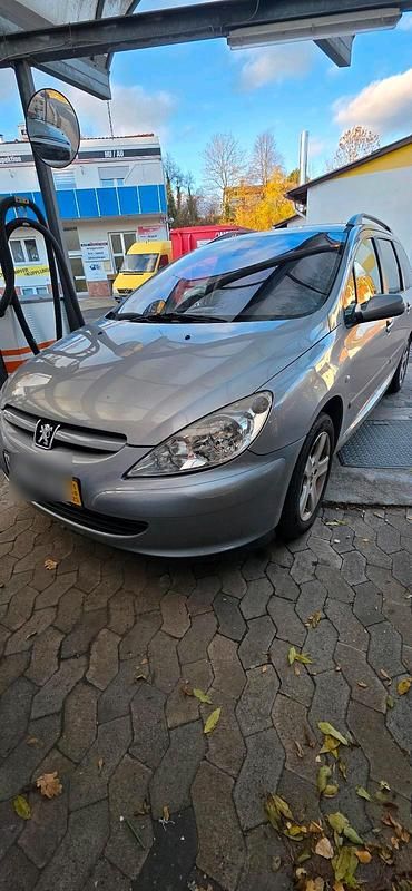 Grau Gebraucht 2004 Peugeot 307 Kombi | 1.000 € - Bild 1/4
