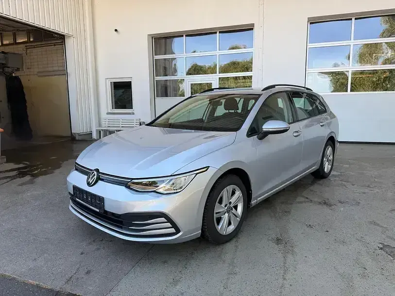 Gebraucht VW Golf VIII Life 116 PS (85 kW) 2021 Reflexsilber metallic Kombi
