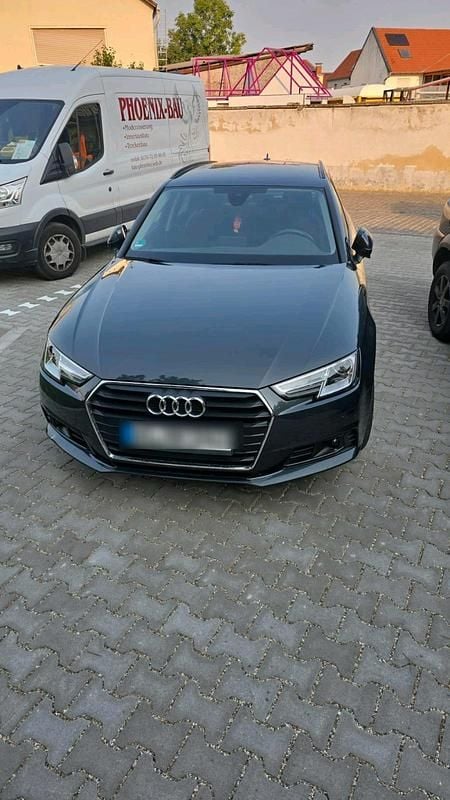 Grau Gebraucht 2019 Audi A4 S-Line Kombi | 19.000 € - Bild 1/4