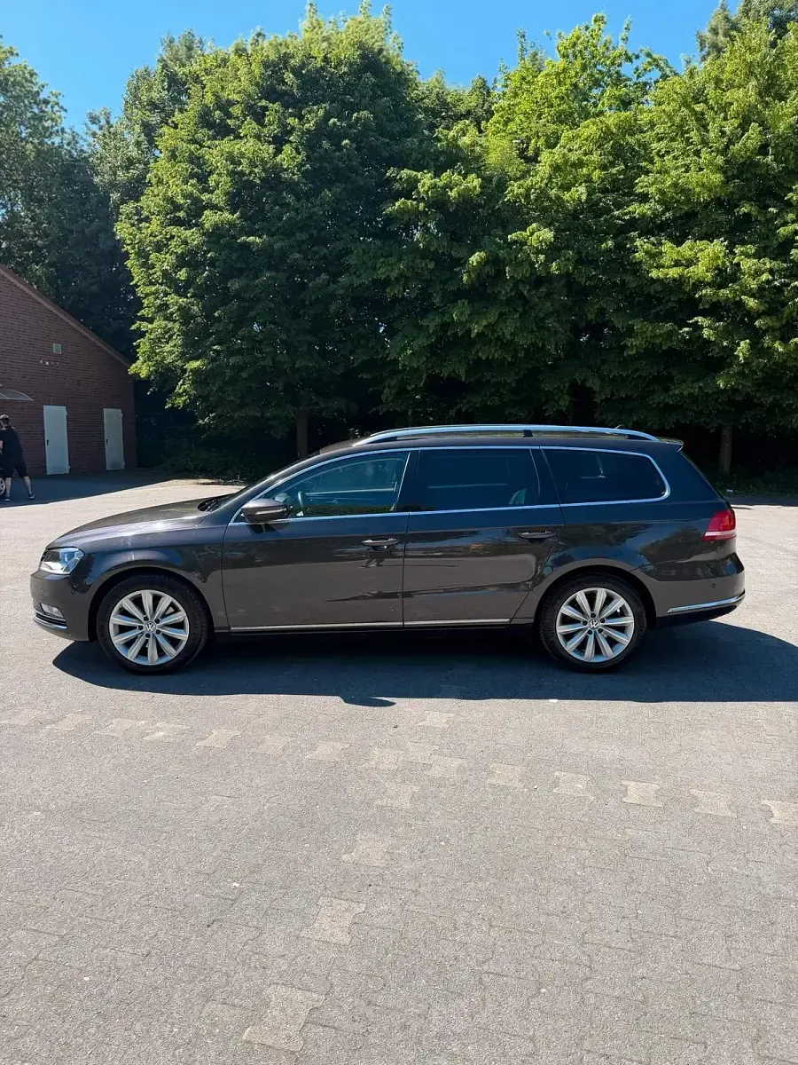 Gebraucht VW Passat 140 PS (102 kW) 2011 Grau Kombi