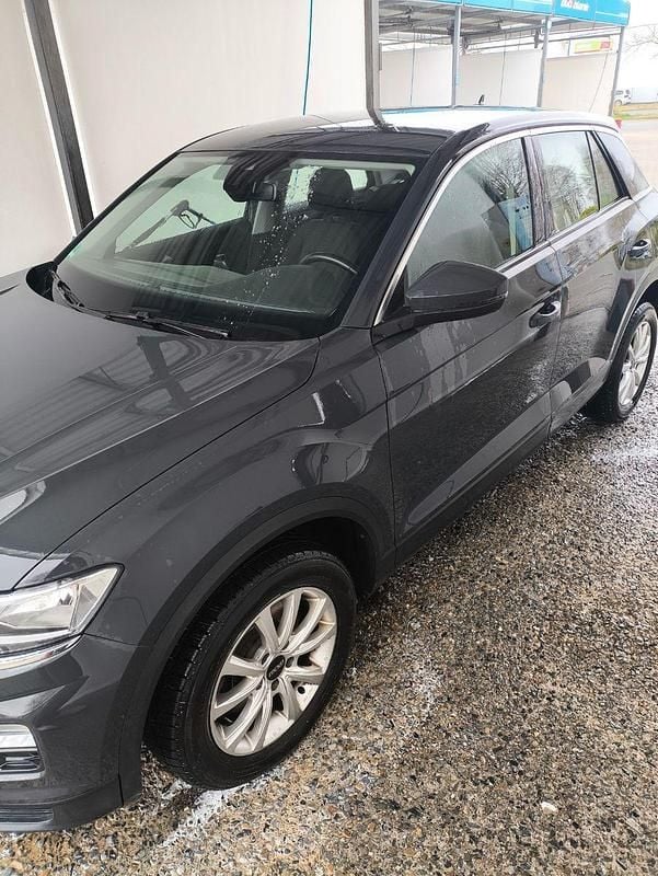Usata VW T-Roc 116 CV (85 kW) 2018 Grigio SUV