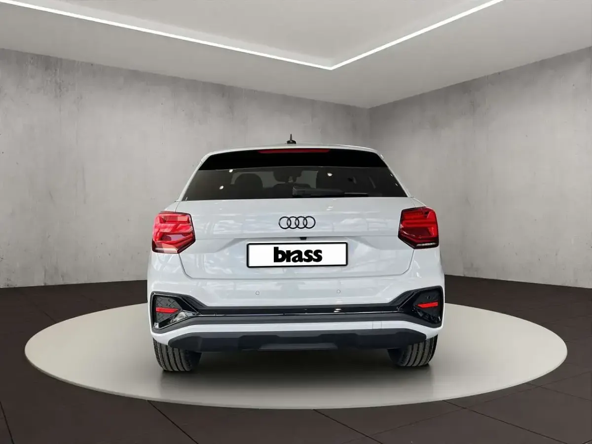 Neu Audi Q2 S-Line 150 PS (110 kW) 2026 Gletscherweiß metallic SUV