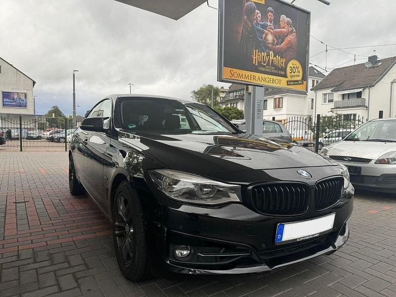 Schwarz Gebraucht 2016 BMW 320 Gran Turismo Sport Line Limousine | 11.200 € (Fairer Preis) - Bild 1/4
