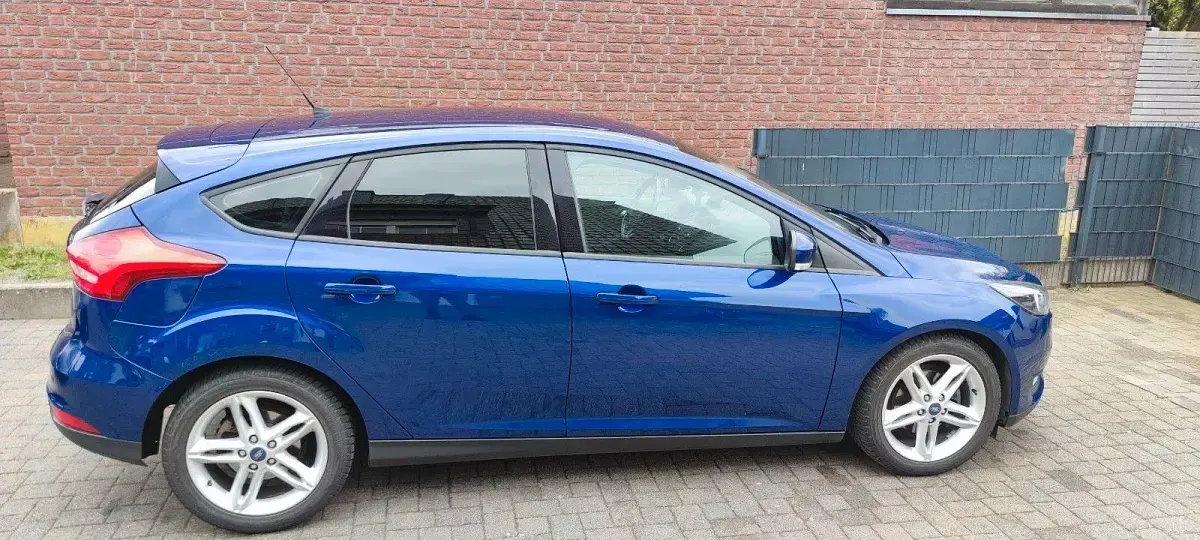Second-hand Ford Focus Titanium 101 CP (74 kW) 2015 Albastru Berlinǎ