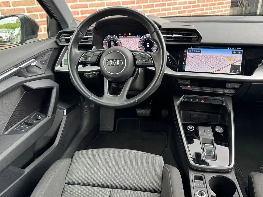 Usado Audi A3 Advanced 110 CV (80 kW) 2022 Gris Berlina