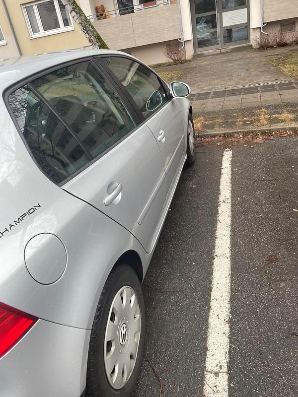 Gebraucht VW Golf V 102 PS (75 kW) 2007 Silber Kleinwagen