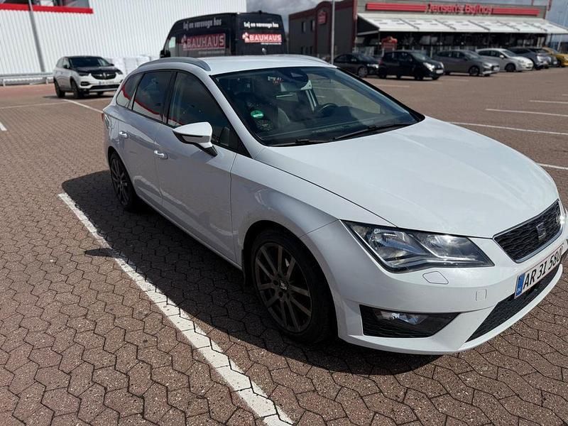 Używany Seat Leon ST FR 150 KM (110 kW) 2014 Biały Kombi