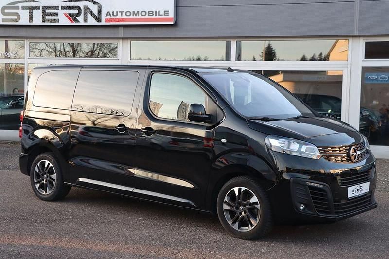 Diamant schwarz Gebraucht 2021 Opel Zafira Life Edition Van | 33.490 € (Guter Preis) - Bild 1/4
