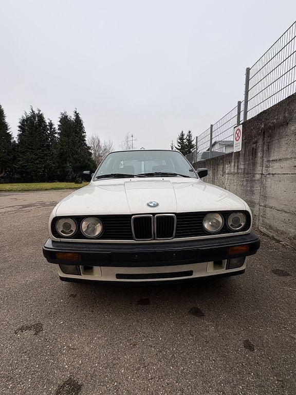 Gebraucht BMW 316 102 PS (75 kW) 1989 Weiß Limousine
