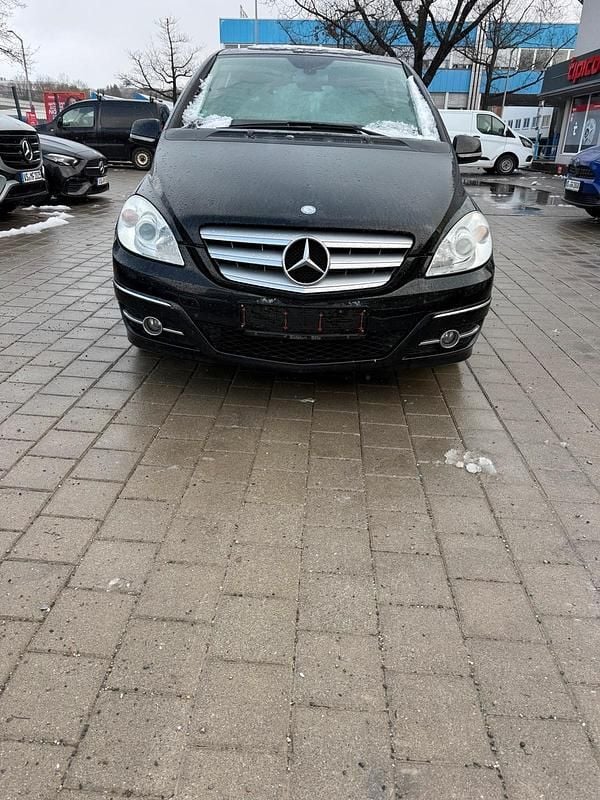 Gebraucht Mercedes B200 136 PS (100 kW) 2010 Schwarz Van / Kleinbus