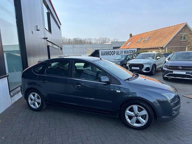 Gebraucht Ford Focus 114 PS (83 kW) 2006 Grau Limousine