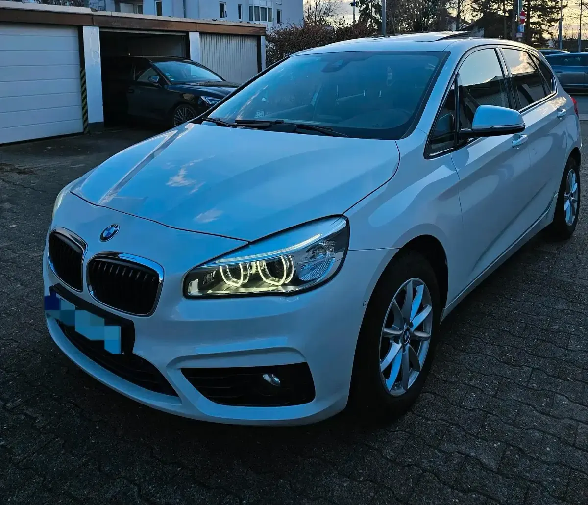Gebraucht BMW 218 Sport Line 150 PS (110 kW) 2015 Weiß Kombi