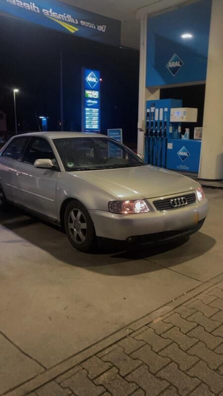 Grau Gebraucht 2001 Audi A3 Kleinwagen | 1.250 € (Guter Preis) - Bild 1/4